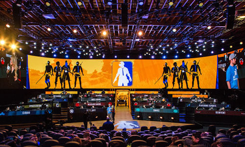 RH-A 4.81 ผนังวิดีโอภายใน โดโยธาอัลลูมิเนียม 500 * 1000 มม เช่าจอ LED